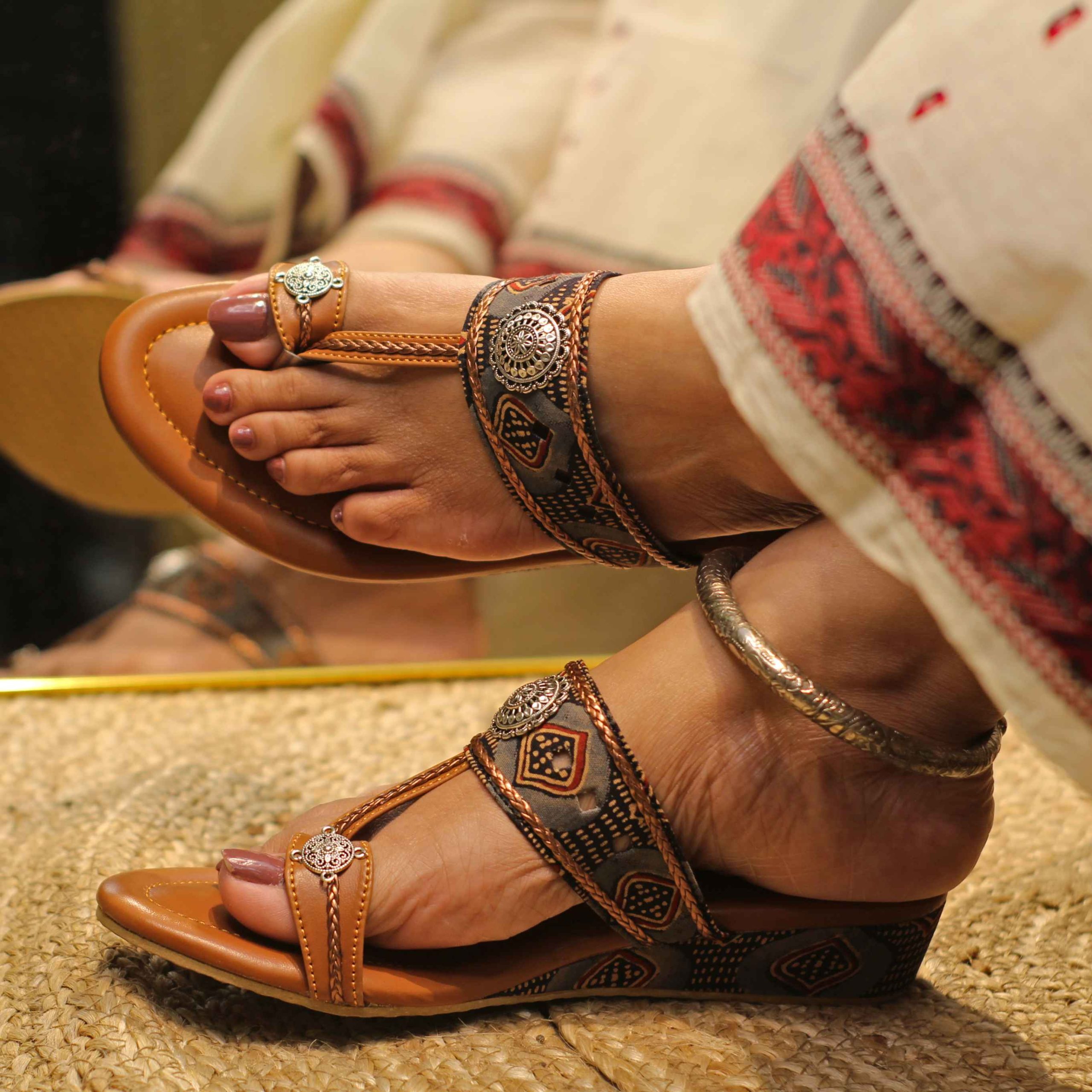 Antique Charm Ethnic Wedge Heel - Image 2